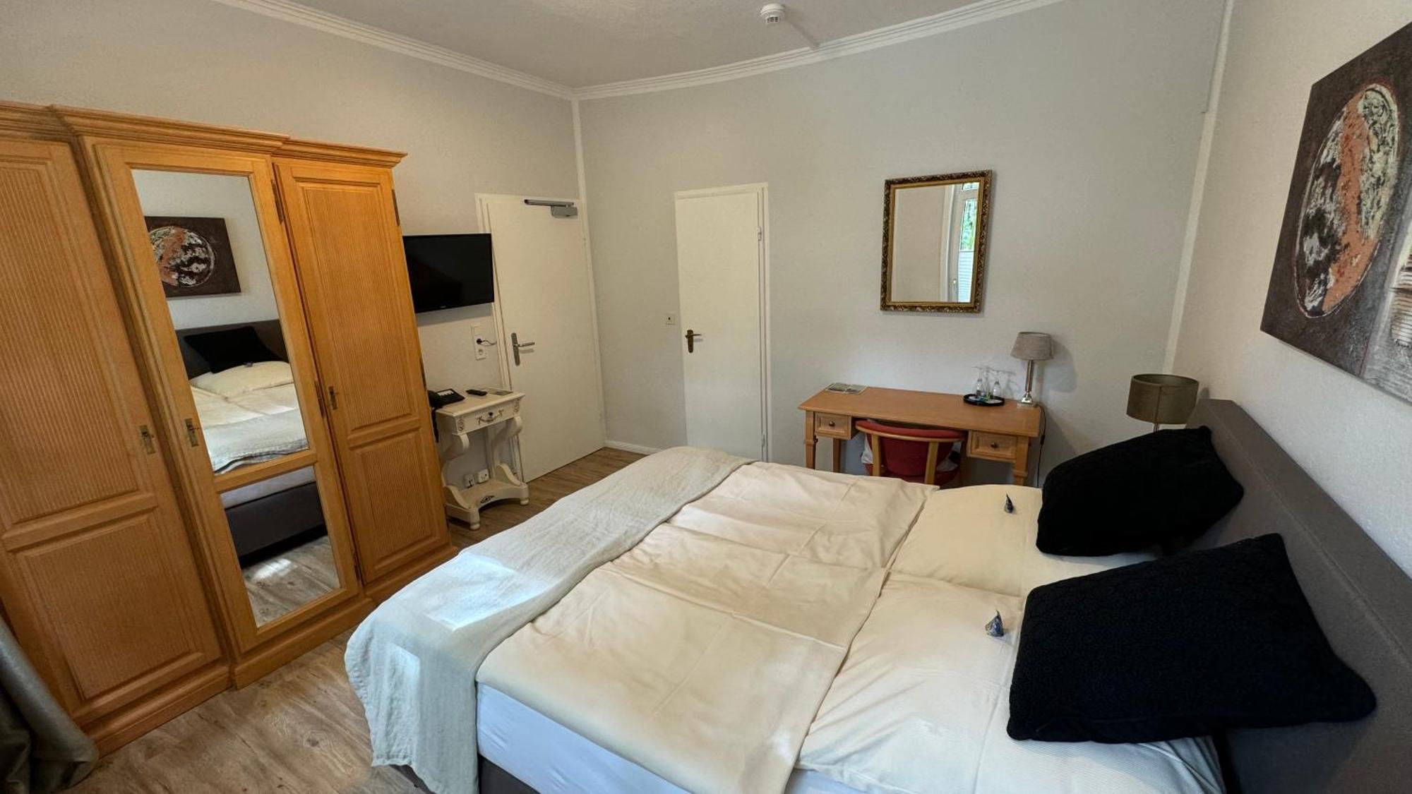 Goethe Hotel Bad Pyrmont Rum bild